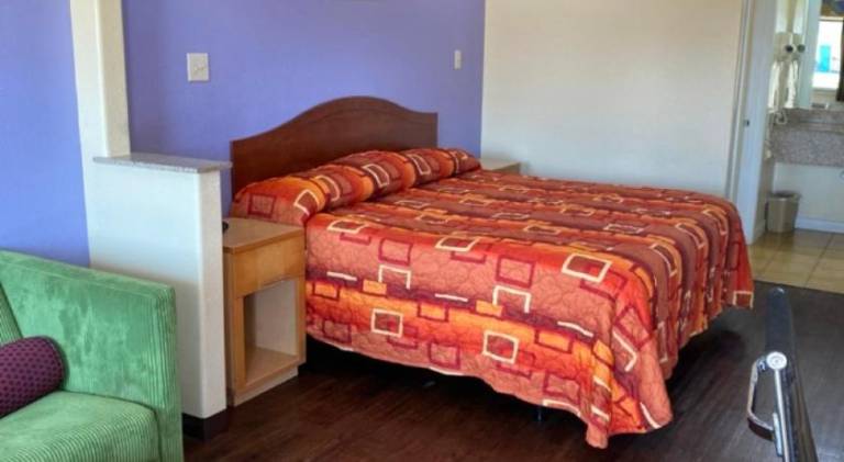 Relax Inn & Suites — photo 5