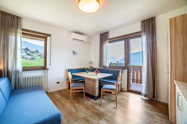 Apartment "Gartenheim Martin" with Mountain View, Pool & Sauna in Schenna