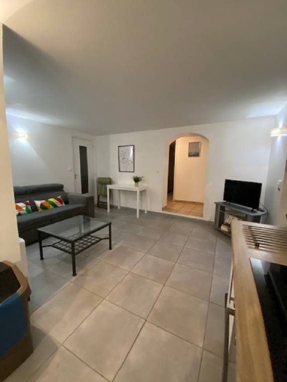 Holiday apartment with BBQ, pool & yard | Mountain view — photo 3