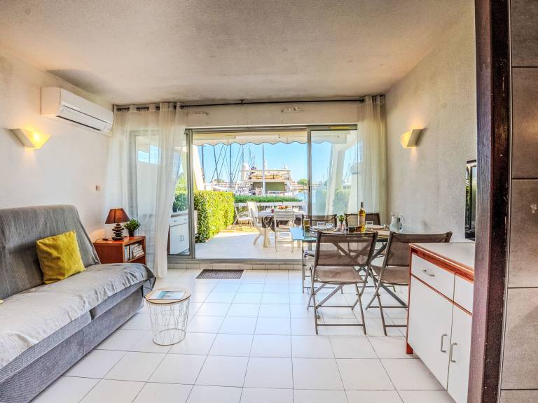 Fully equipped pleasant apartment with terrace, garden & pool | Close to the beach | Pets are welcome — photo 4