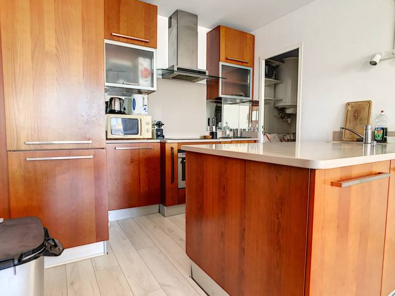 Apartment with pool — photo 3