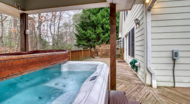 House with pool & hot tub — photo 4