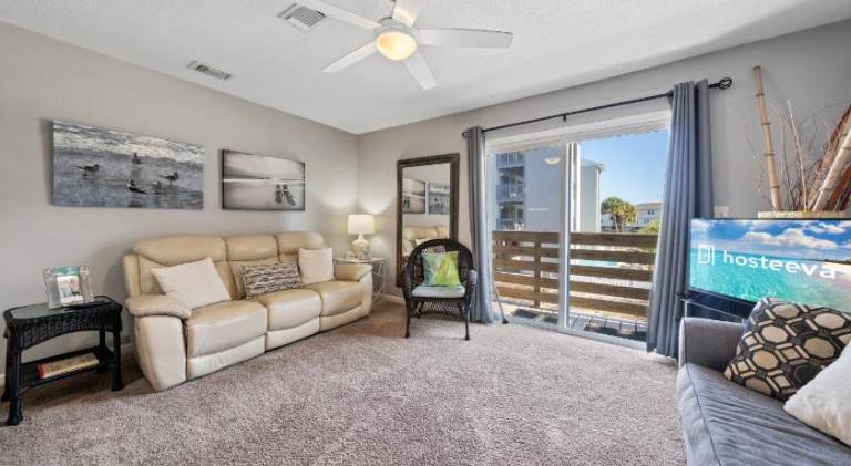 Apartment with pool | Beach nearby | Pet-friendly in Gulf Shores, AL