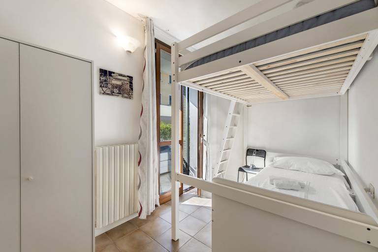 Children-friendly charming apartment with yard, BBQ & terrace | Mountain view | Next to the beach | Dogs allowed — photo 3