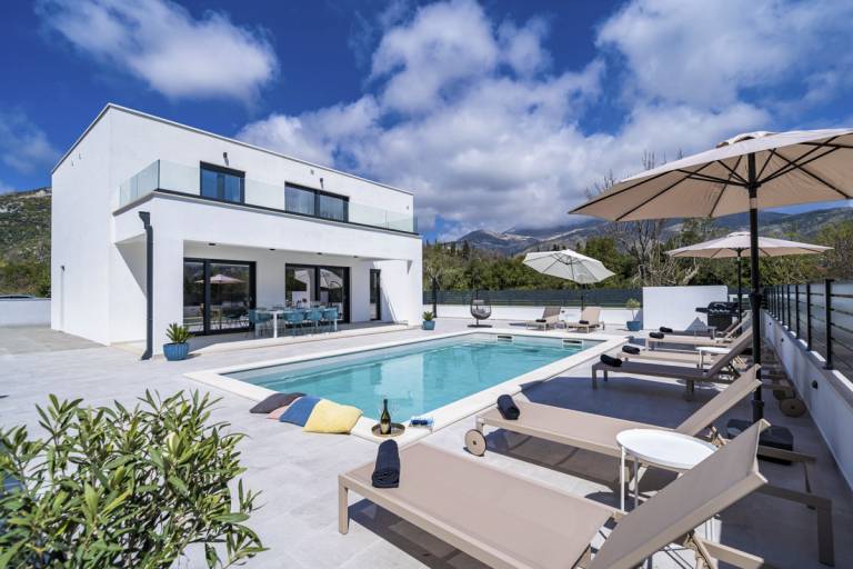 Villa  Brgat