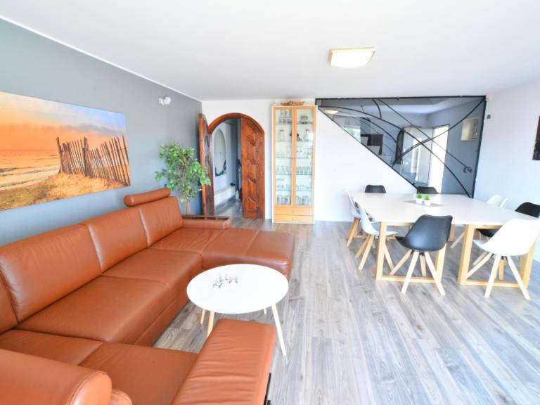 House with patio, BBQ & garden — photo 3