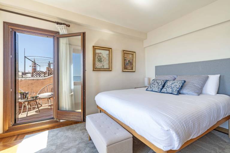 Fully equipped nice holiday apartment with terrace | Close to Rialto Bridge | Pets allowed — photo 3