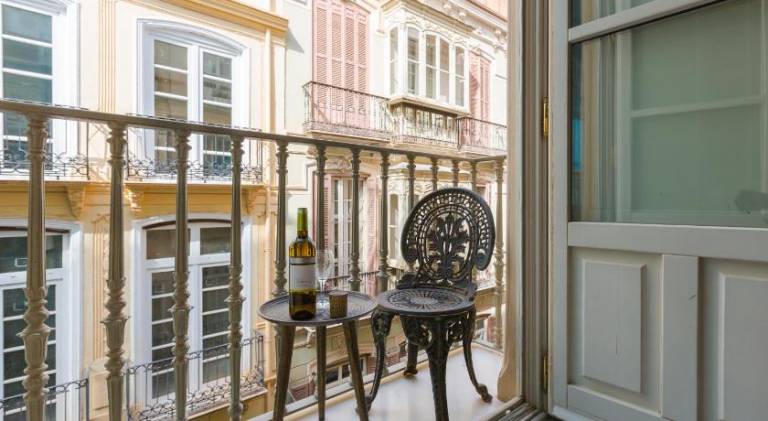 Balcones de Larios: Beautiful balconies next to Plaza de la Constitucion — photo 5