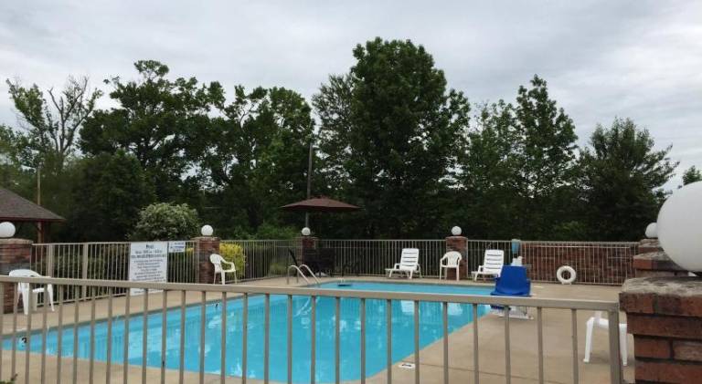 Americas Best Value Inn Cabot — photo 3