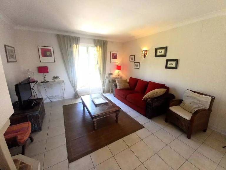 Vacation home with garden & patio — photo 3