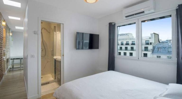 1 BedroomHaussmannAmazing viewEffeilTowerAC — photo 5
