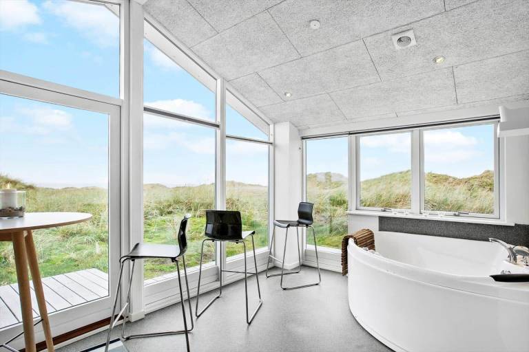 Fully equipped house with sauna, patio & grill | Sea view | Beach nearby | Pet-friendly — photo 5