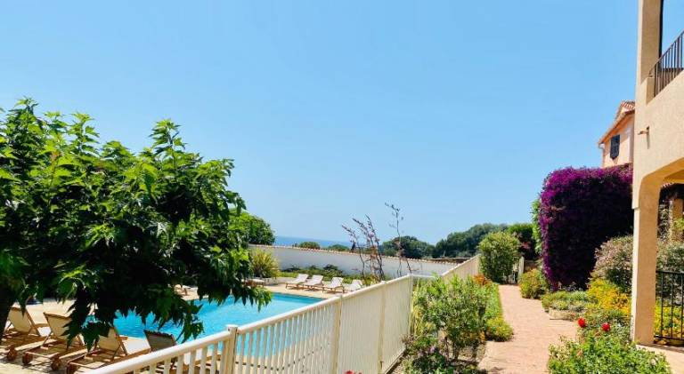 Lovely rental apartment with pool | Pets allowed — photo 4
