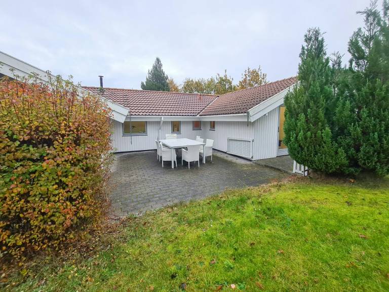 Vacation home with terrace, sauna & barbeque — photo 3