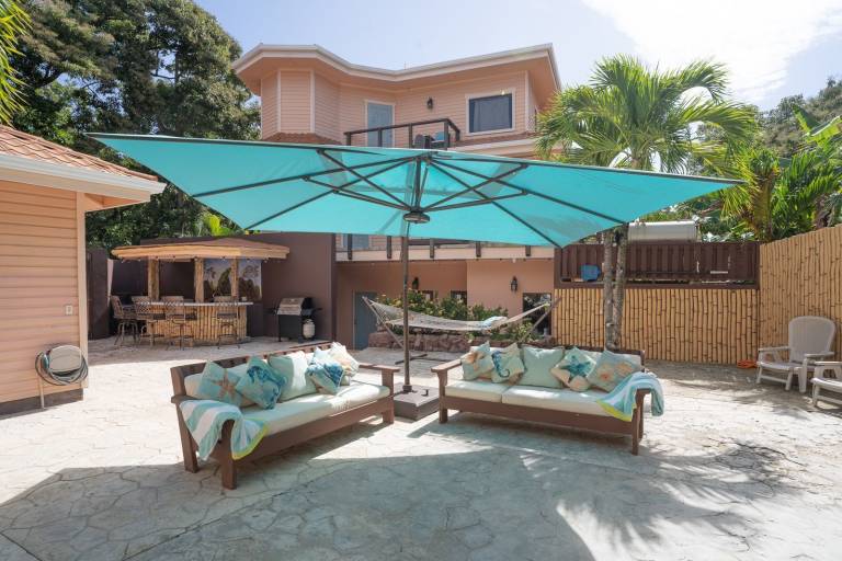 Casa West Bay