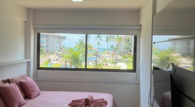 Serviced apartment with yard, terrace & pool — photo 2