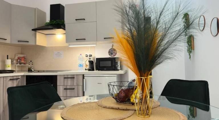 Boho Luxe Terrace - Brand New & Terrace — photo 5