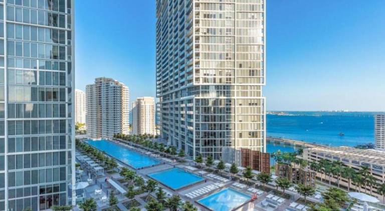 Holiday apartment with hot tub & pool | Next to Bayfront Park in Miami, FL