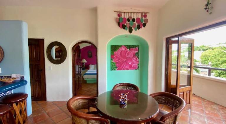 House with pool — photo 4
