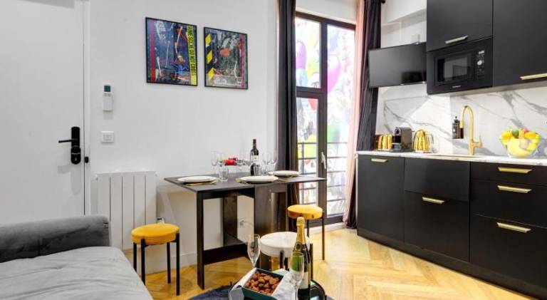 Fully equipped apartment | Near Notre-Dame de Paris | Pets are welcome in Paris