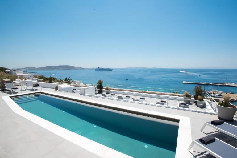 Villa with pool in Mykonos