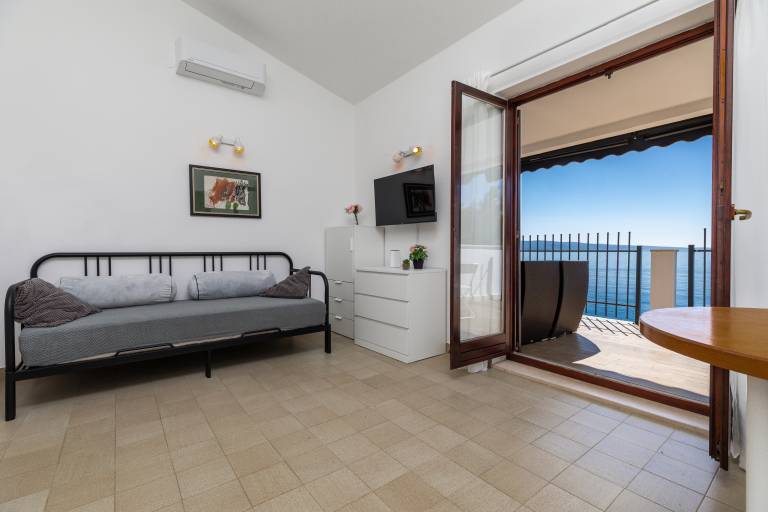 One bedroom apartment near beach Nemira (Omiš) (A-4277-a) — photo 2