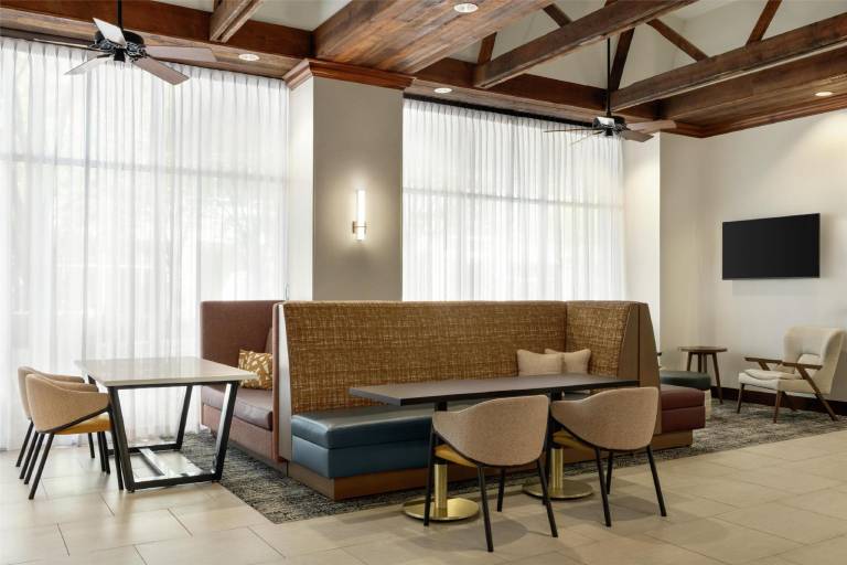 Hampton Inn & Suites Greenville-Downtown-RiverPlace — photo 5