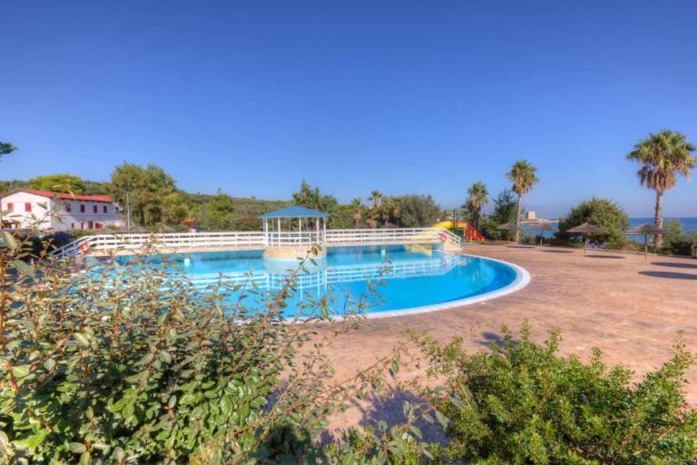 Mobile home with barbeque, pool & terrace in Foggia