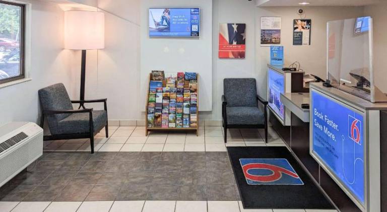 Motel 6 Nashua, NH - South — photo 3