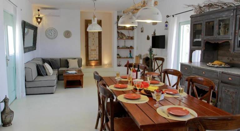 Vacation home with patio | Suitable for remote work | Pet-friendly — photo 4