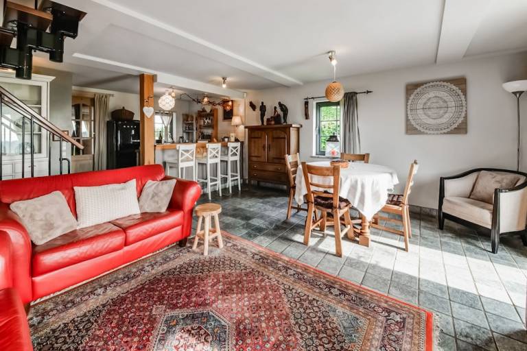 Vacation home with grill, terrace & jacuzzi — photo 2
