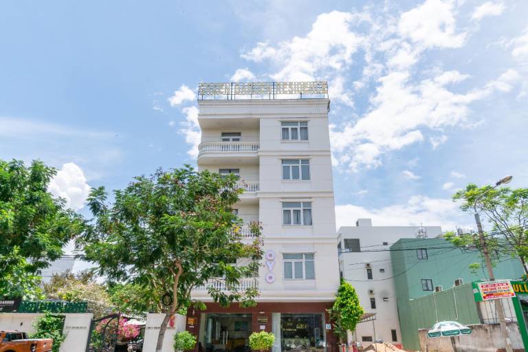Green Garden Residence Hotel -5m to Beach in Da Nang