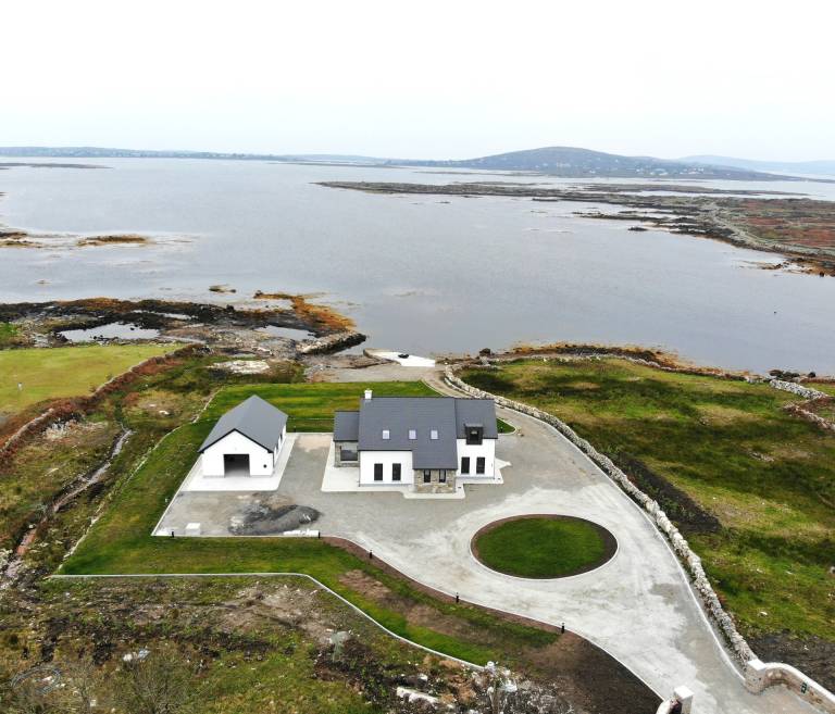 House with garden & barbeque | Pets are welcome in Galway