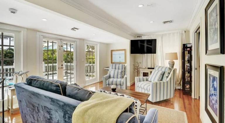 House with pool | Pet-friendly — photo 3