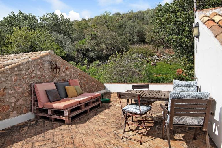 House with barbeque, yard & patio | Mountain view — photo 3