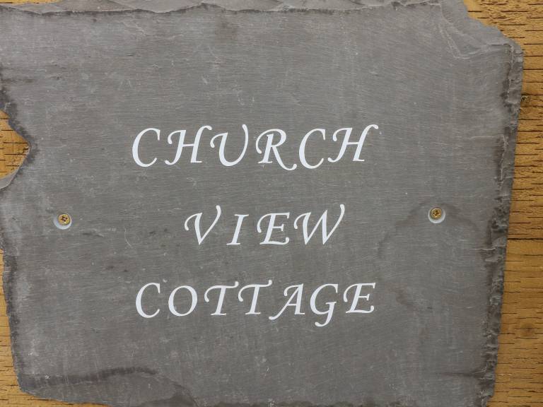 Cottage with garden — photo 2