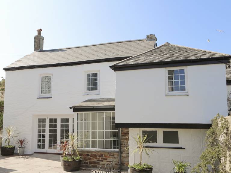 Cottage with patio, barbecue & garden in Newquay