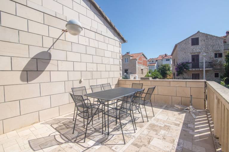 Rental apartment with barbecue & patio | Sea view — photo 4