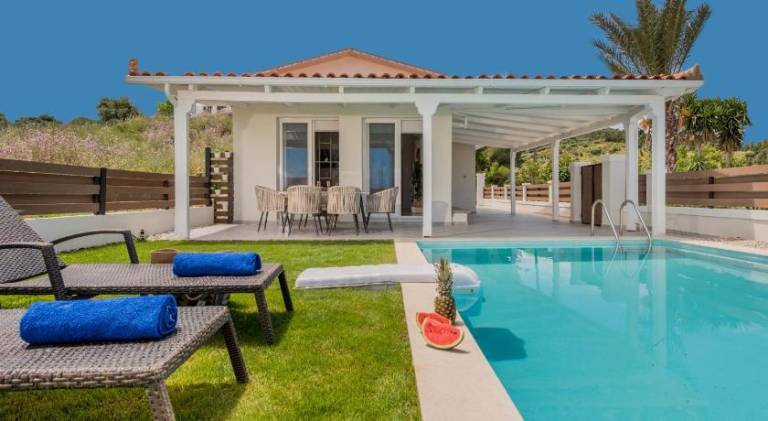 Fully equipped charming villa with terrace, private pool & garden | Dogs allowed in Zakynthos