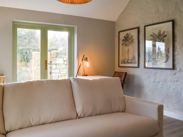 Cottage with yard | River view — photo 5