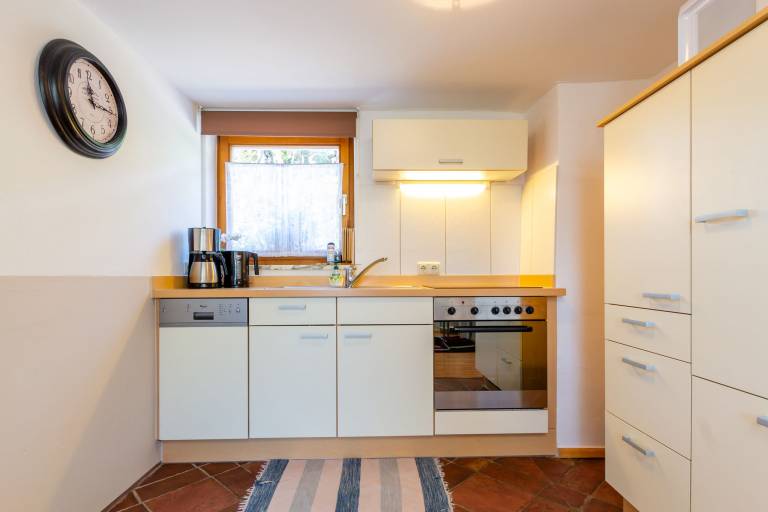 Apartment with terrace, barbeque & yard | Mountain view — photo 3