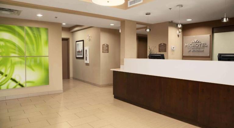 Microtel Inn & Suites by Wyndham Blackfalds Red Deer North — photo 5