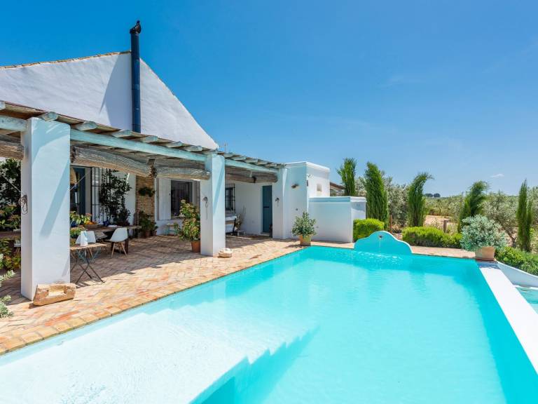 Vacation home with private pool, yard & patio in Spa