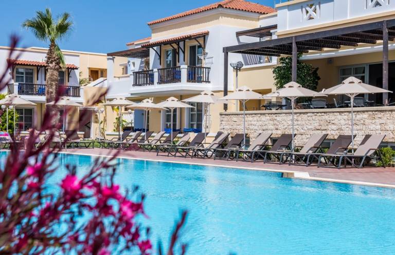 Serviced apartment with garden, pool & sauna | Close to the beach | Pet-friendly in Kos