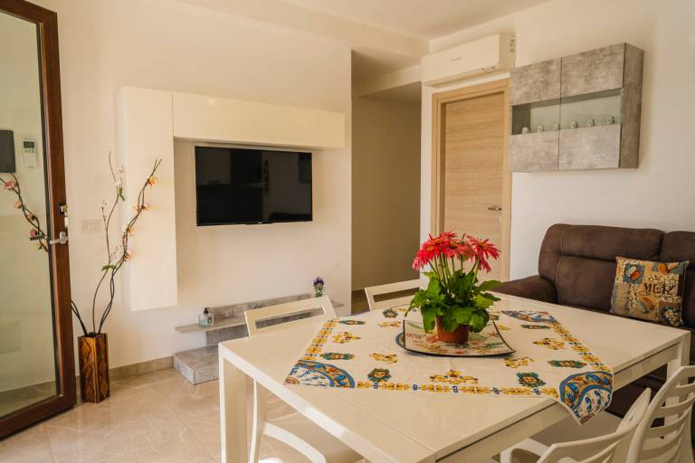 Apartment with pool, patio & yard | Next to the beach | Pets are welcome — photo 4