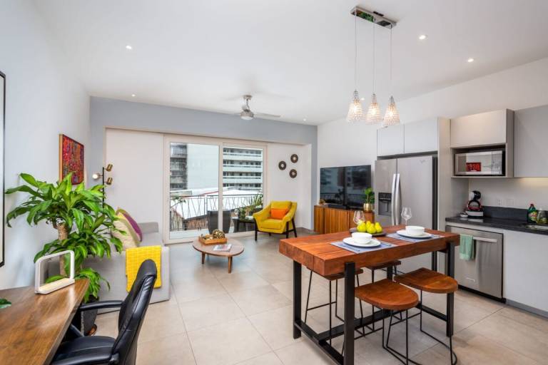 Condo with jacuzzi & pool — photo 4