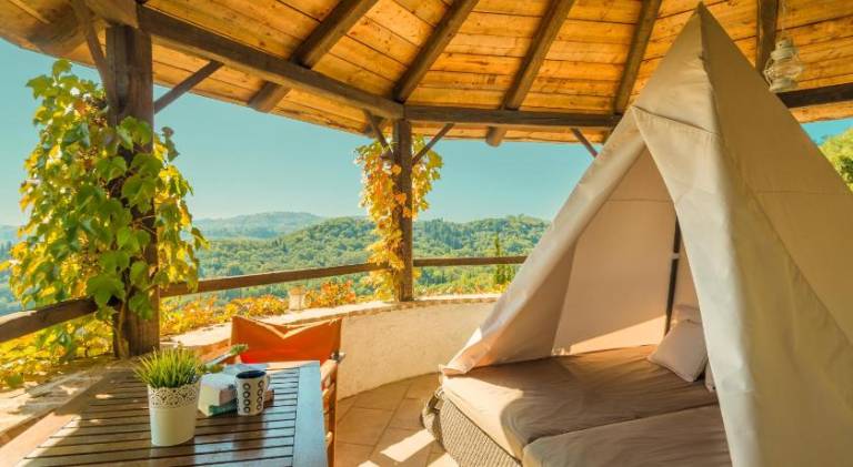 Fully equipped villa with grill, private pool & hot tub | Suitable for remote work | Dogs allowed — photo 4