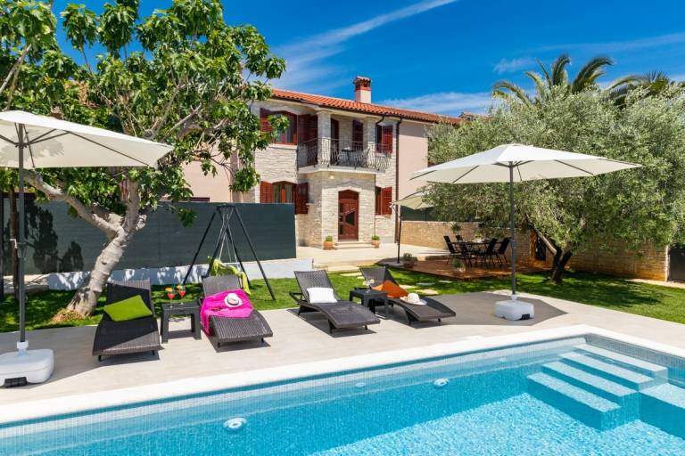 Villa with terrace, yard & BBQ — photo 4