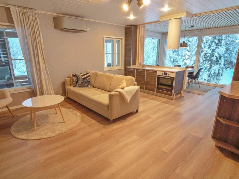 Vacation home with sauna & patio — photo 4