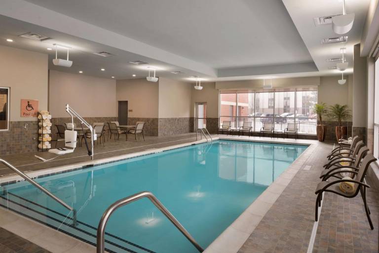 Embassy Suites by Hilton Chicago Naperville — photo 5